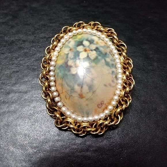 Handmade vintage painted egg brooch - Picture 2 of 8